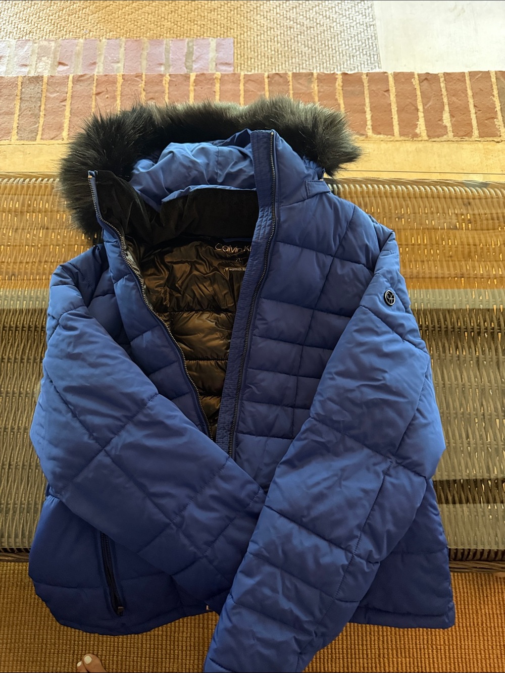 Calvin Klein women’s Blue Quilted Puffer Jacket with Faux Fur Trim